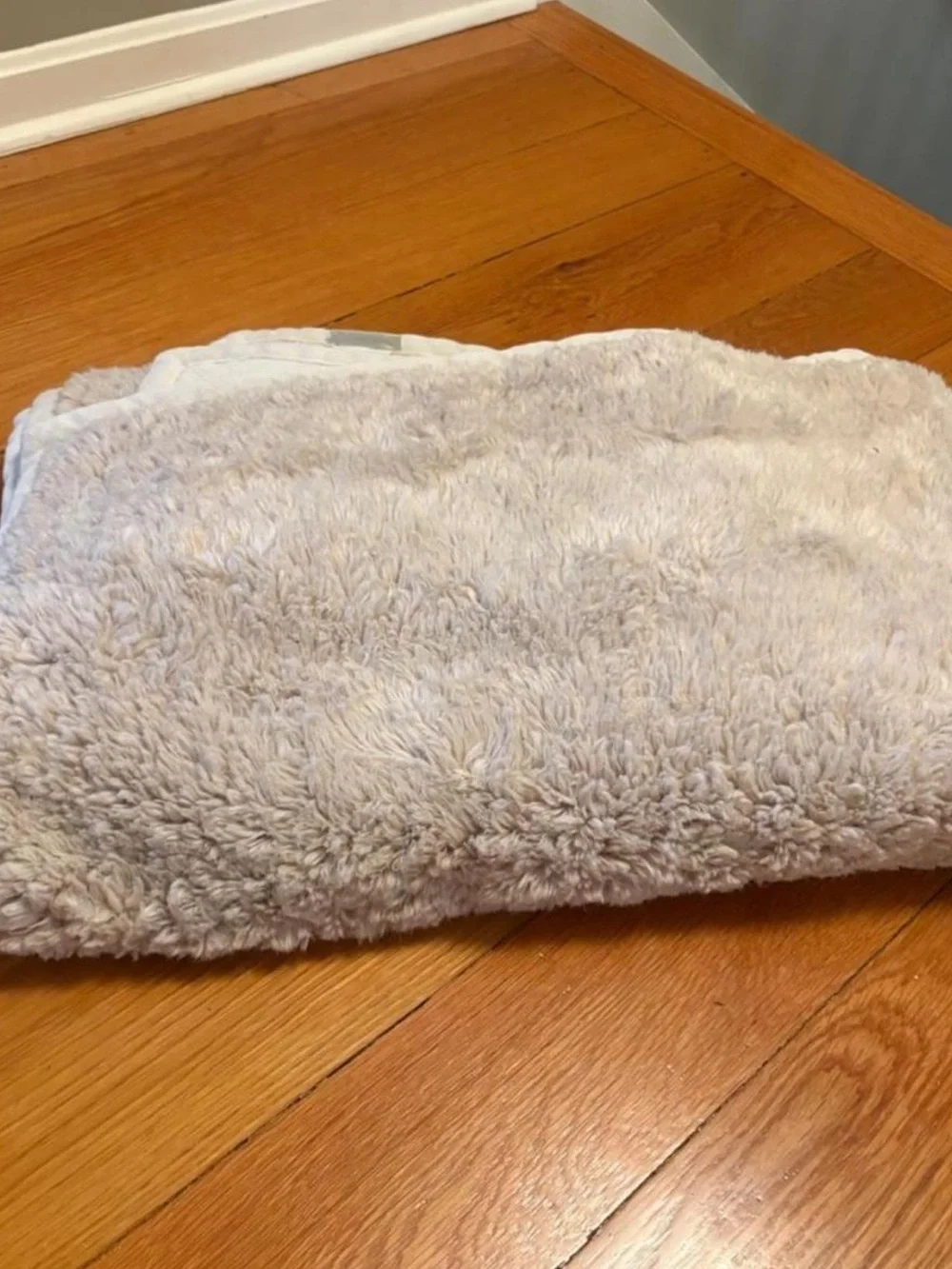 Pottery Barn Dream Faux Fur Blanket Tan / Beige
